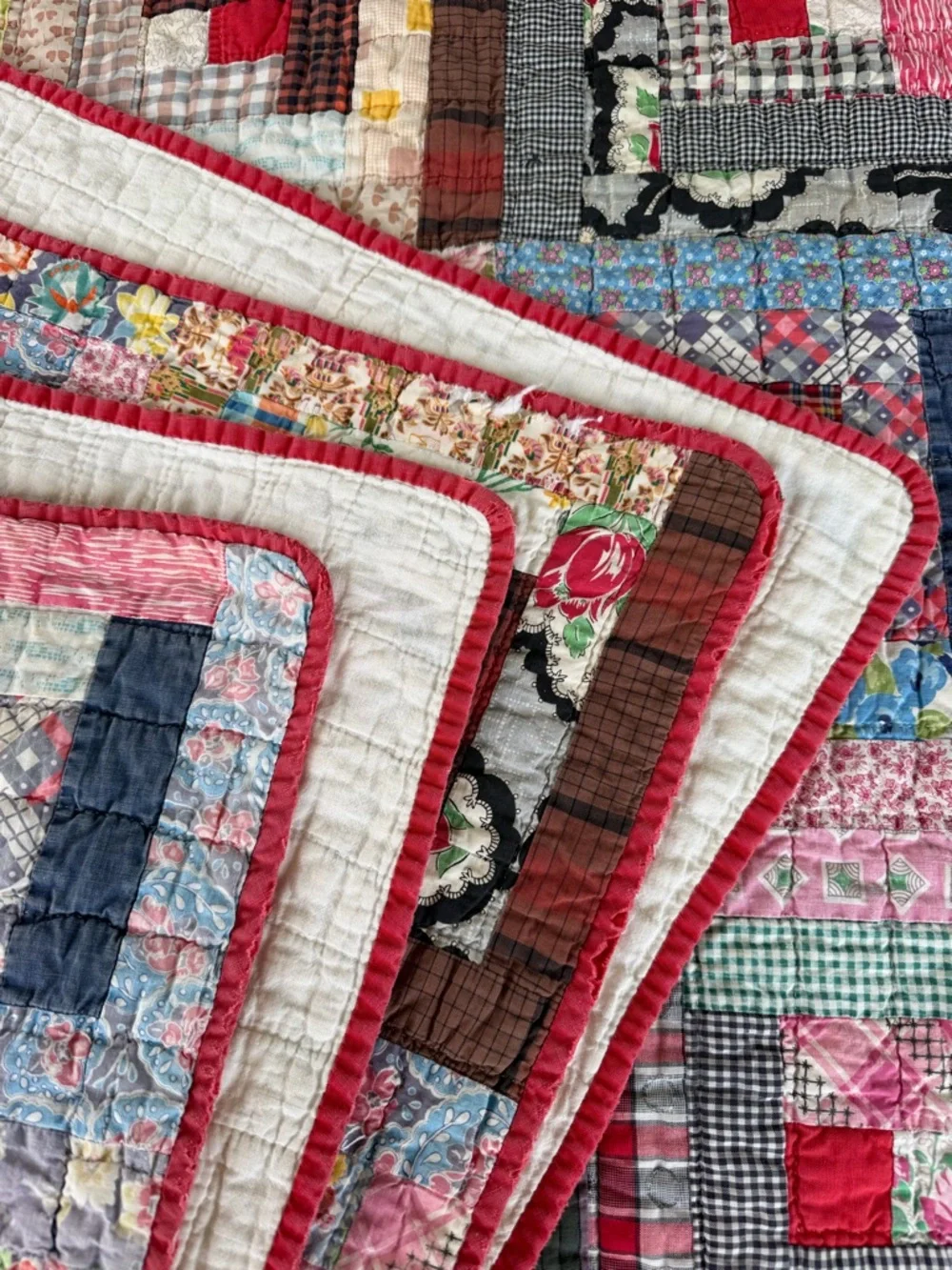 VTG Log Cabin Patchwork Quilt Fields & Furrows Scappy Gauzy 70x80 Flaws Cutter
